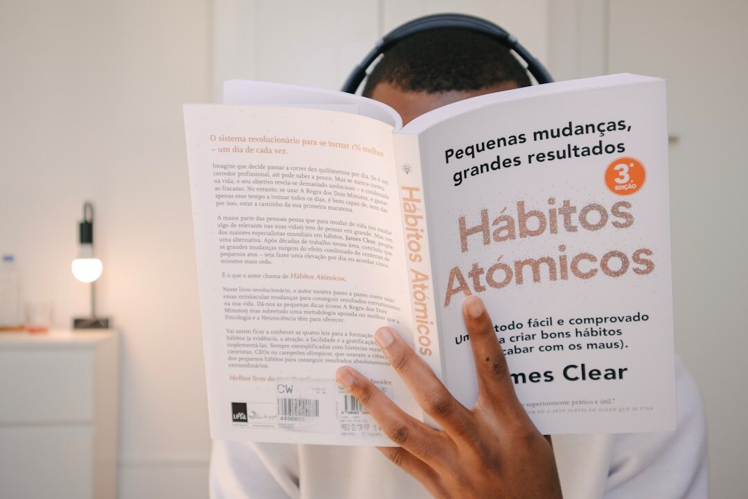 Curso de jornalismo em andamento com estudantes